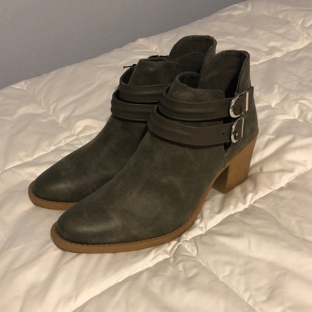 Rue 21 Boots